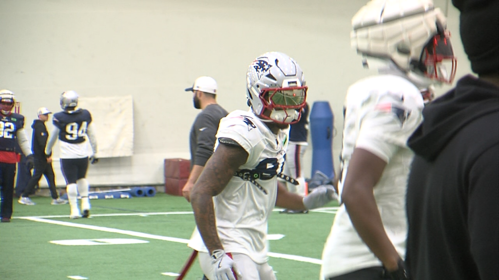 82242 Vo Pats V Cardinals Prep Isteele00 00 33 08still001