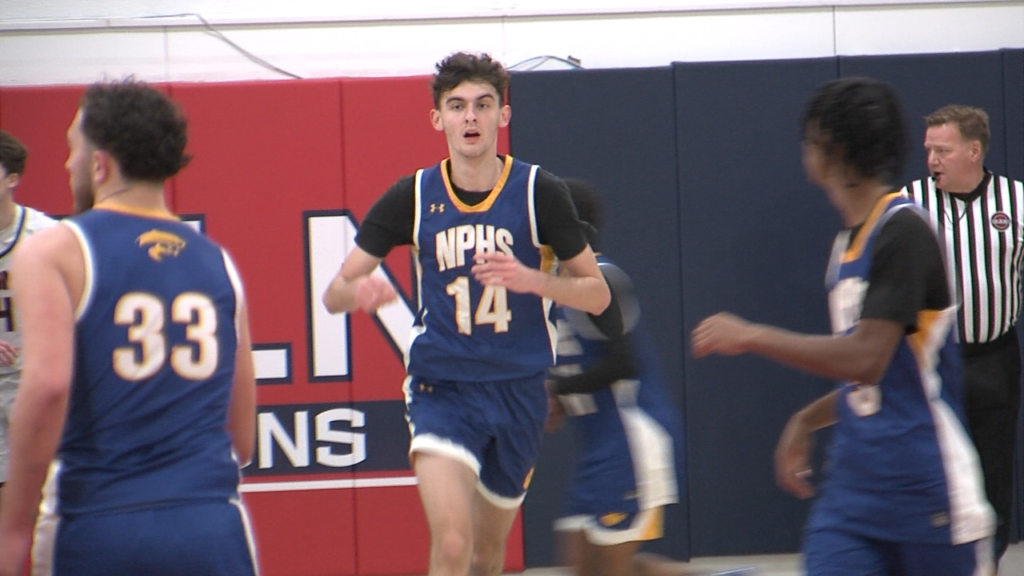 82418 Vo Lincoln North Providence Bbb V Isteele00 00 19 37still001