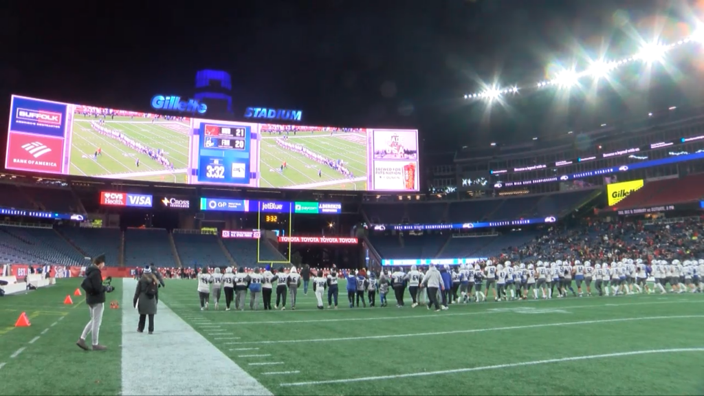 81154 Vo Fairhaven Hudson D6 Super Bowl Cv Isteele00 00 35 11still001