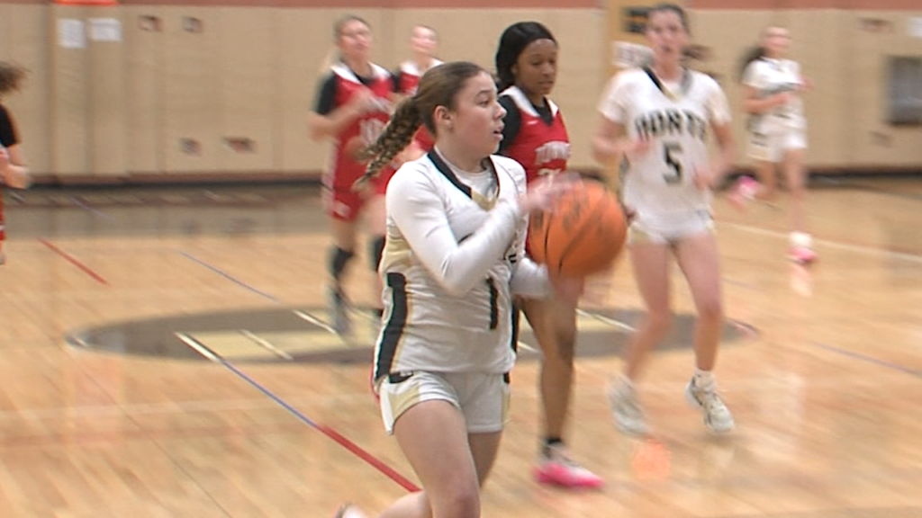 84251 Vo North Kingstown East Providence Gbb V Isteele00 00 26 34still001