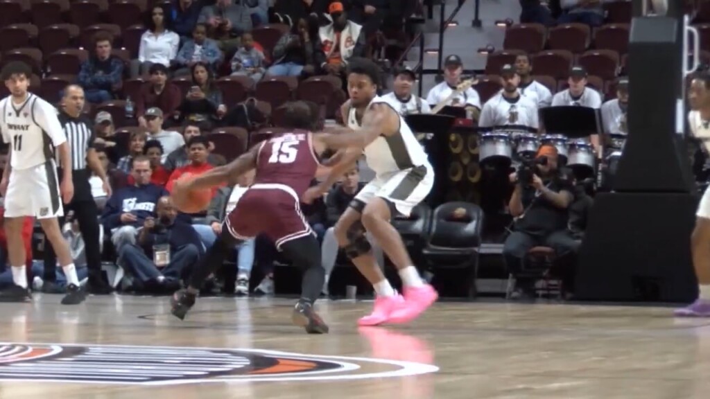 Rivera Three Late Lifts Fordham Over Bryant At Hall Of Fame Showcase