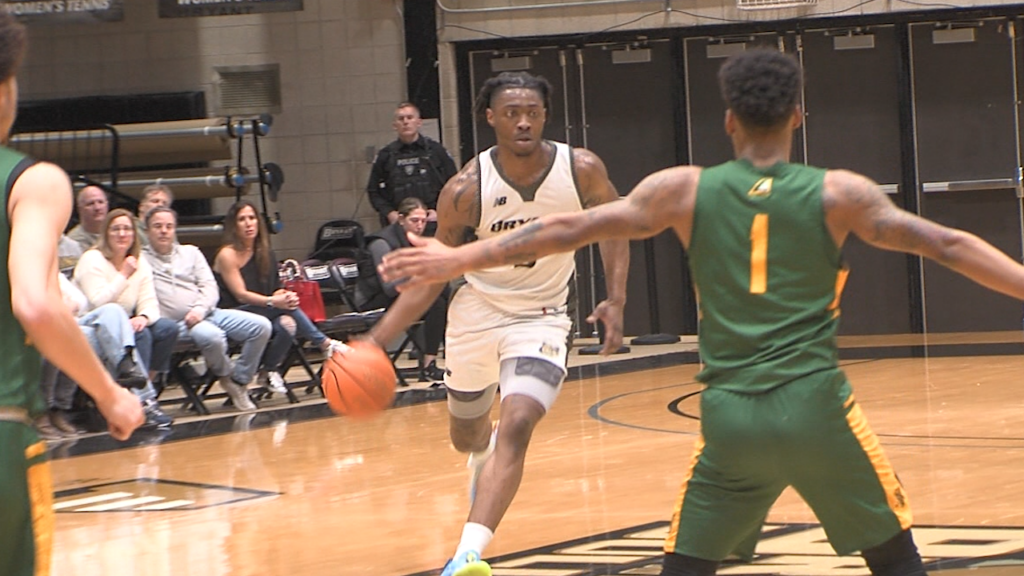 85695 Vo Bryant Mbb V Vermont Prep Isteele00 00 00 23still001