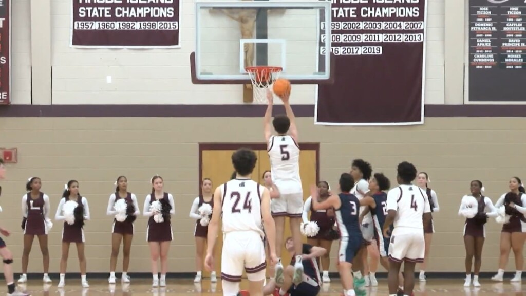 La Salle Defeats Lincoln To Stay Unbeaten In D I Boys Hoops