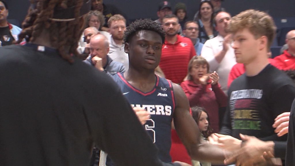 93399 Vo Dayton Mbb V Cheeks All Defensive Team Ncoit00 00 00 03still001