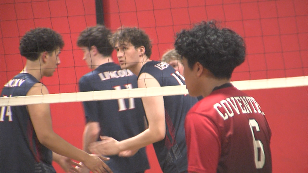 95692 Vo Coventry Lincoln Bvb V Isteele00 00 47 14still001