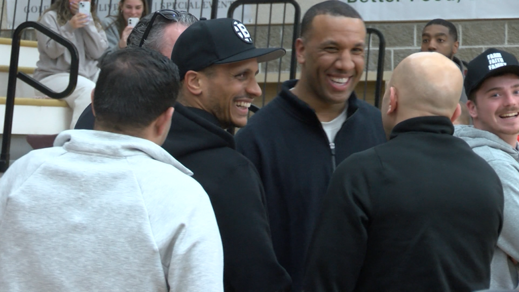 93411 Vo Riil V Hendricken Lincoln Qtrs Ncoit00 02 06 20still001