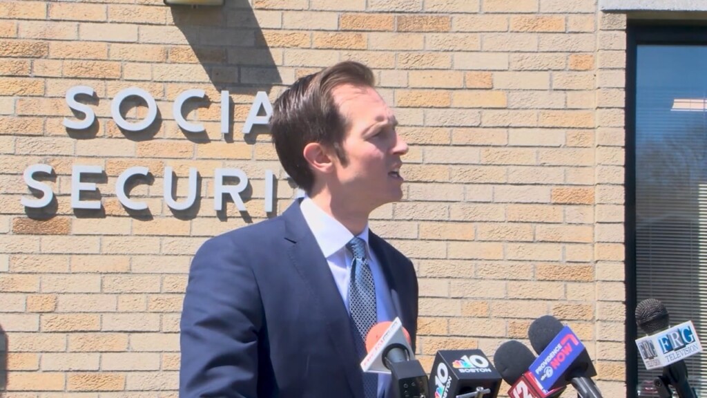 Auchincloss On Potential Social Security Cuts