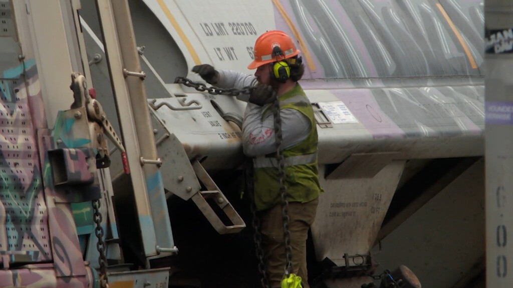 Train Derails In Cumberland