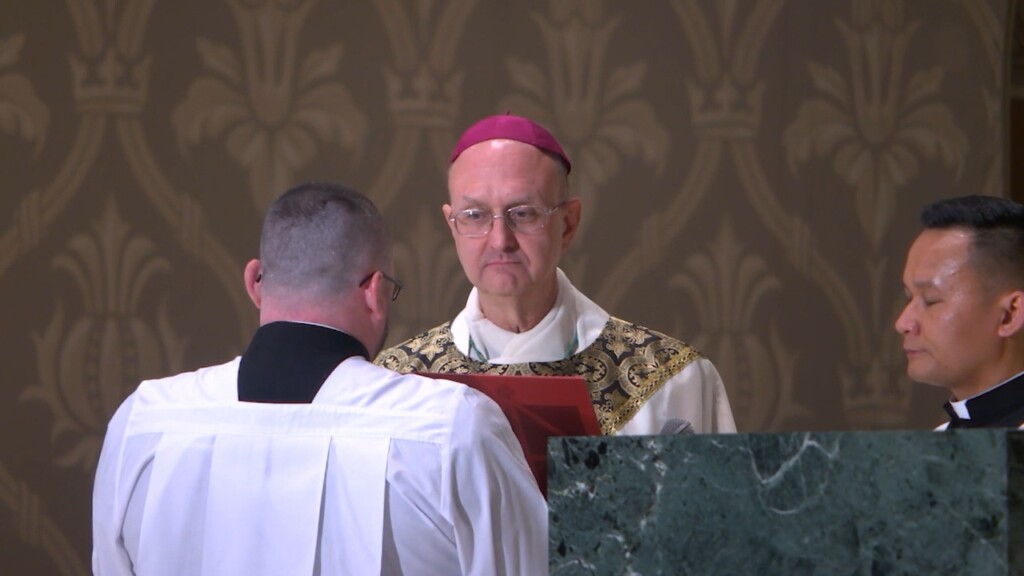 Community Welcomes In 10th Bishop Of Providence