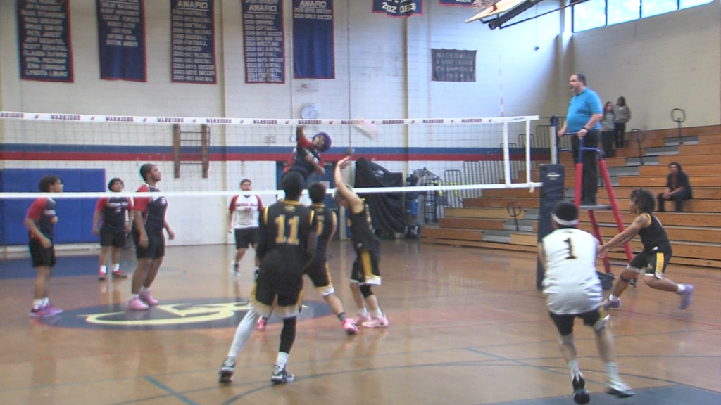 02245 Vo Central Falls Central Bvb Rv Isteele00 00 34 06still001