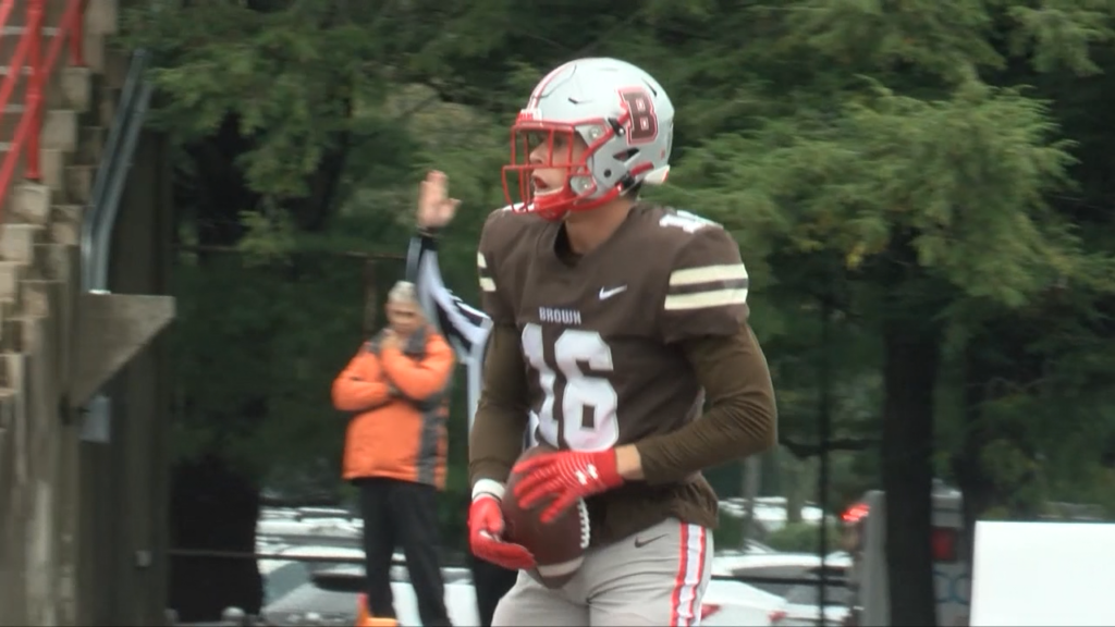 00827 Vo Brown Fb V Walker Chiefs Minicamp Ncoit00 00 09 01still001