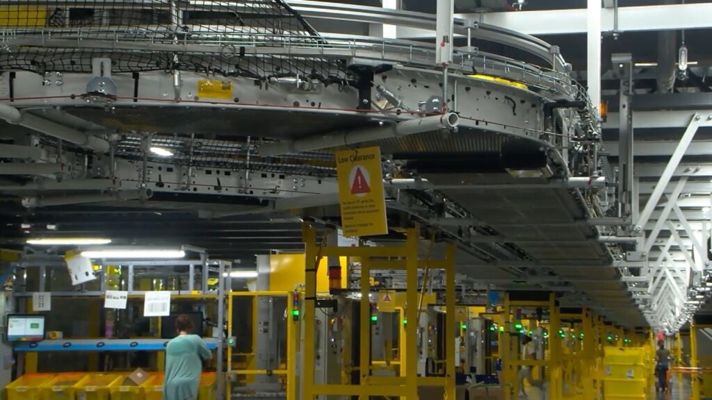 Amazon Robotics Fulfillment Center Celebrates Grand Opening