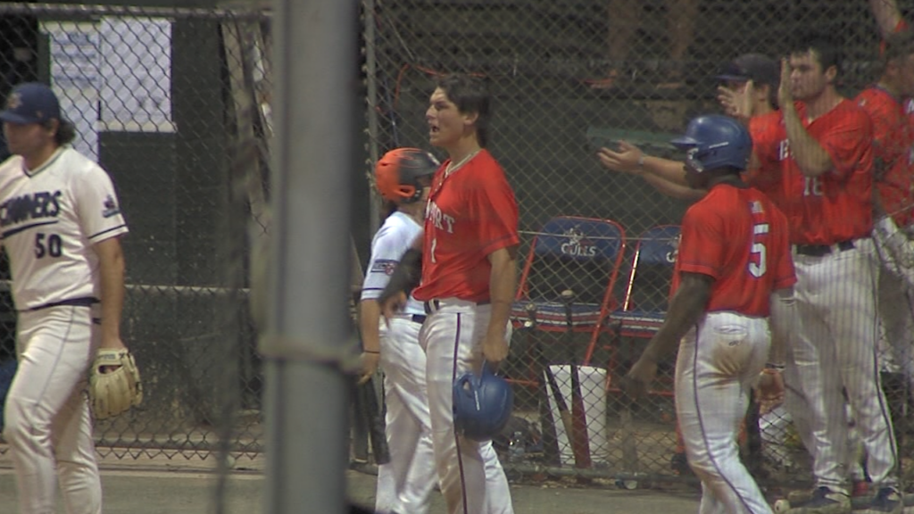 11998 Vo Gulls Schooners G3 Rv Isteele00 00 30 19still001