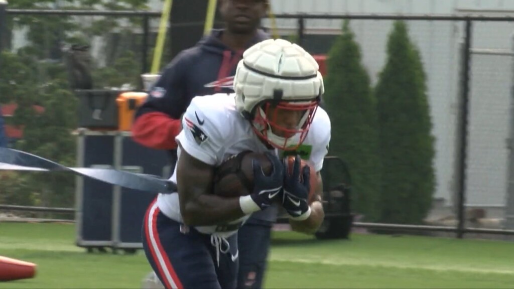 Rookie Treveyon Henderson Stands Out Monday At Patriots Training Camp