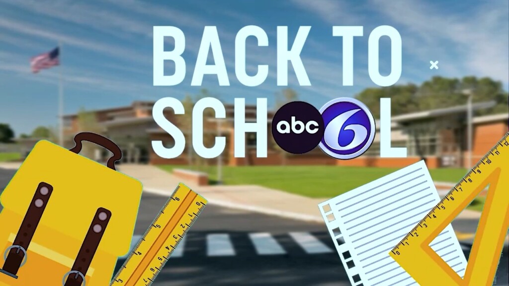 Multiple Ri School Cell Phone Bans Go Into Effect