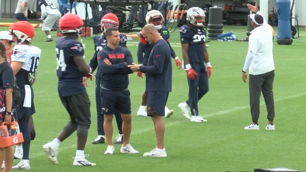 Patriots Training Camp Tuesday: Cowden Discusses Roster Management, Veteran Running Backs Praise Henderson