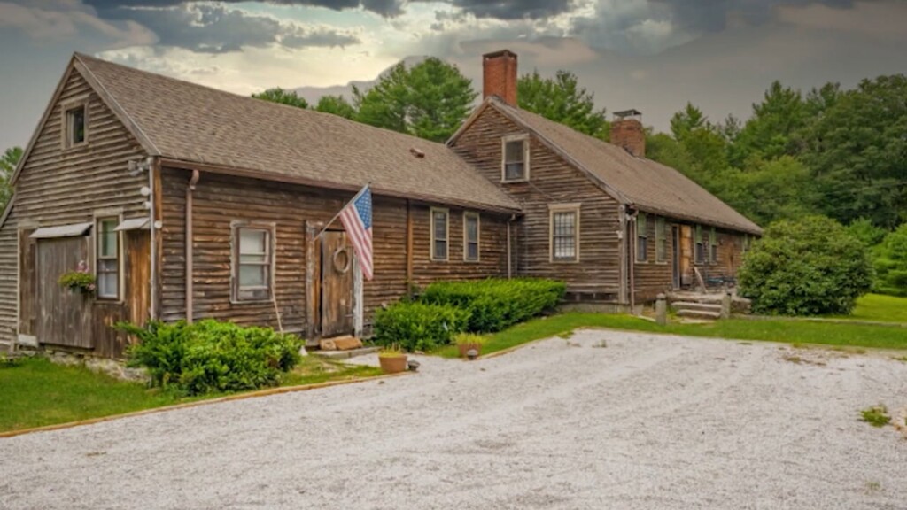 'conjuring House' Going To Auction On Halloween