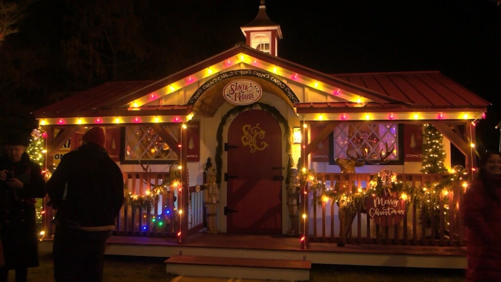 Santa's House Returns To Bristol