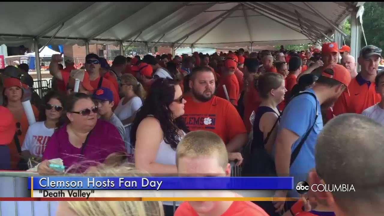 WATCH Thousands Turn Out for Clemson Fan Day ABC Columbia
