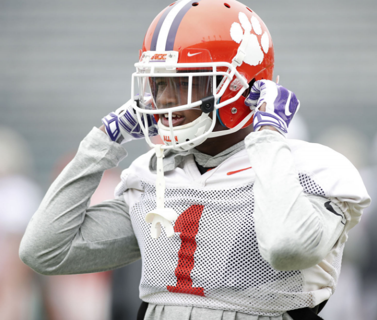 Raiders CB Trayvon Mullen Returns To Practice