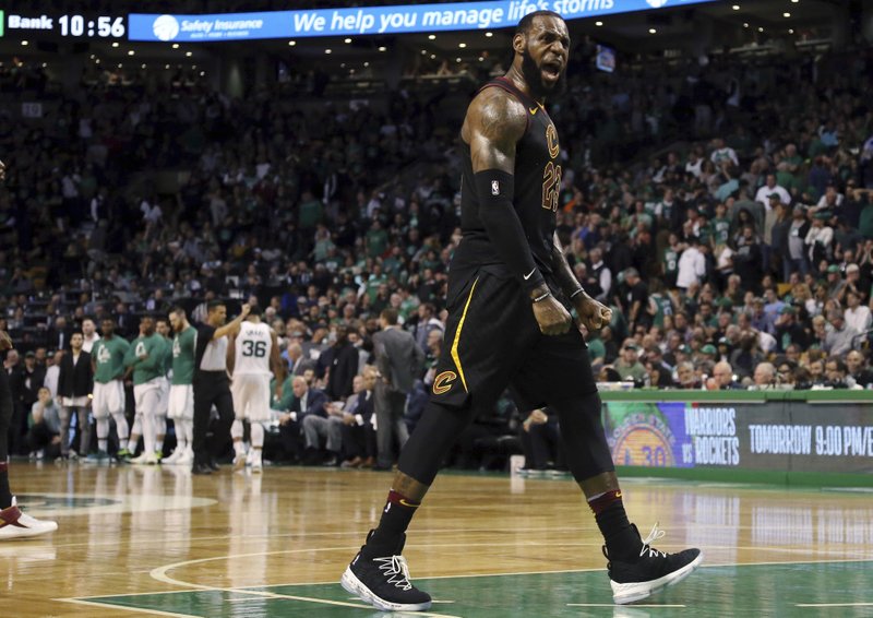 LeBron James agrees to four-year, $154 million deal with Lakers