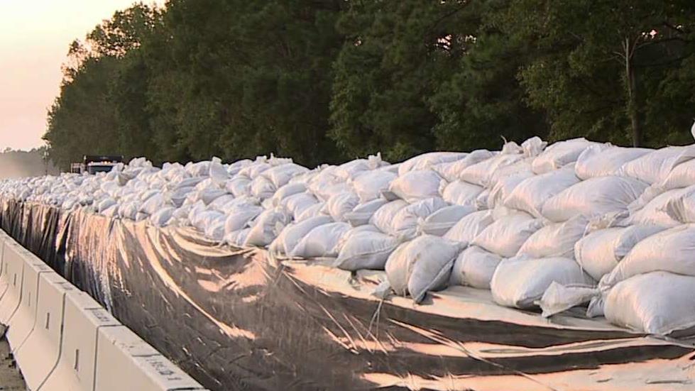 Army National Guard Builds Sandbag Barrier To Protect Hwy 501 From ...