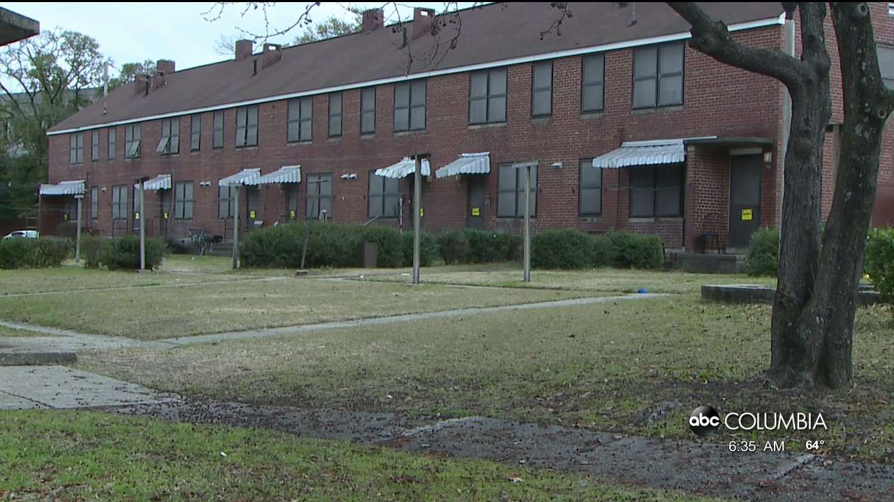 Columbia Housing Authority moves 411 residents to temporary housing(00)
