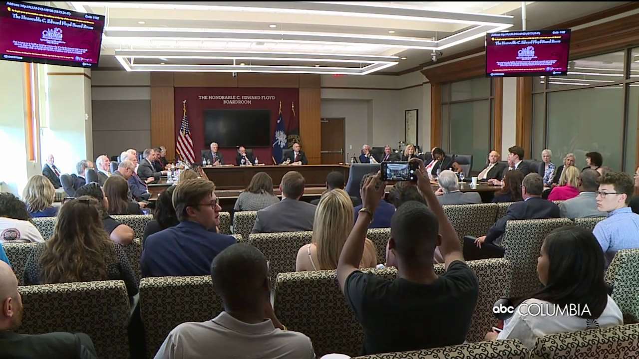 USC Board of Trustees does not choose new president, search continues