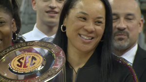 Dawn Staley Wins Naismith Coach Of The Year Award