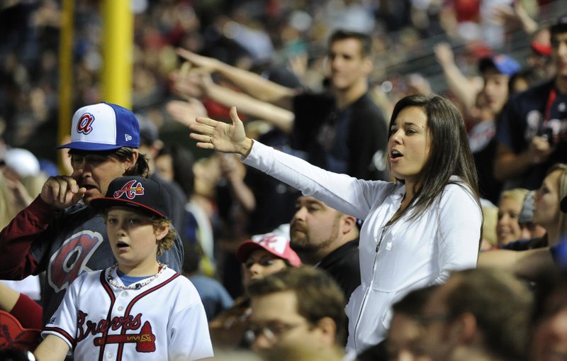 Braves Fans Chop