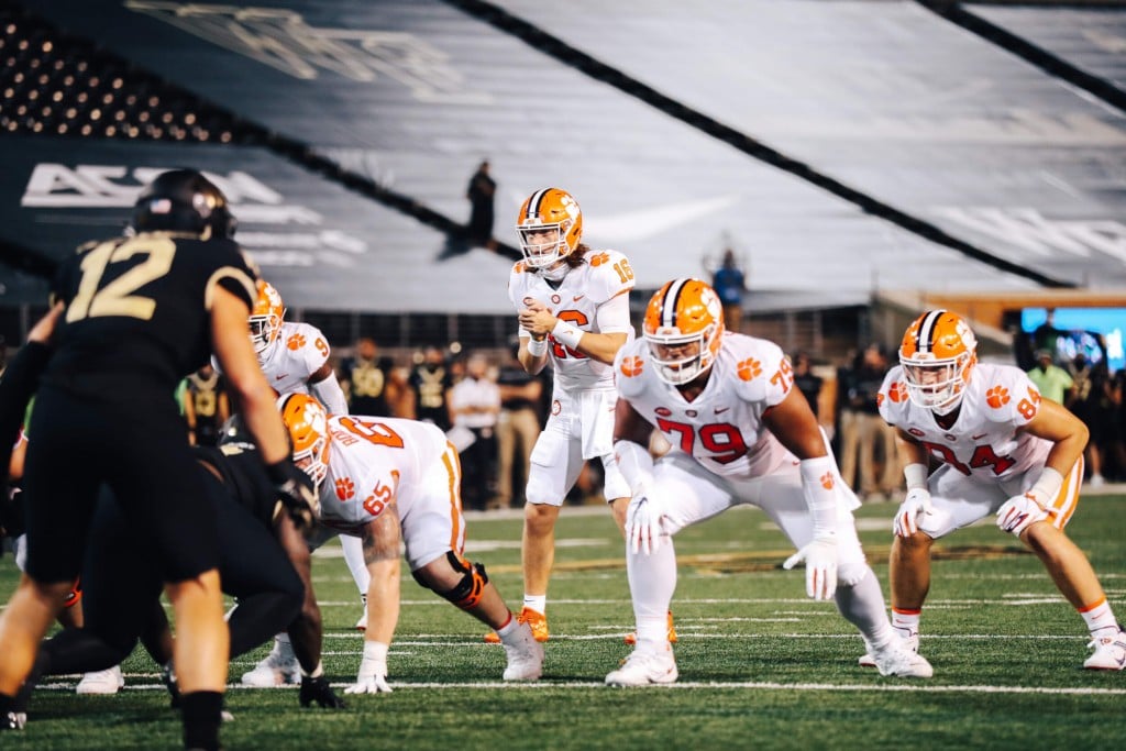 Trevor Lawrence Wins Acc Qb Of The Week