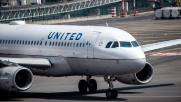 Http Cdn.cnn.com Cnnnext Dam Assets 200504205708 United Airlines 0320
