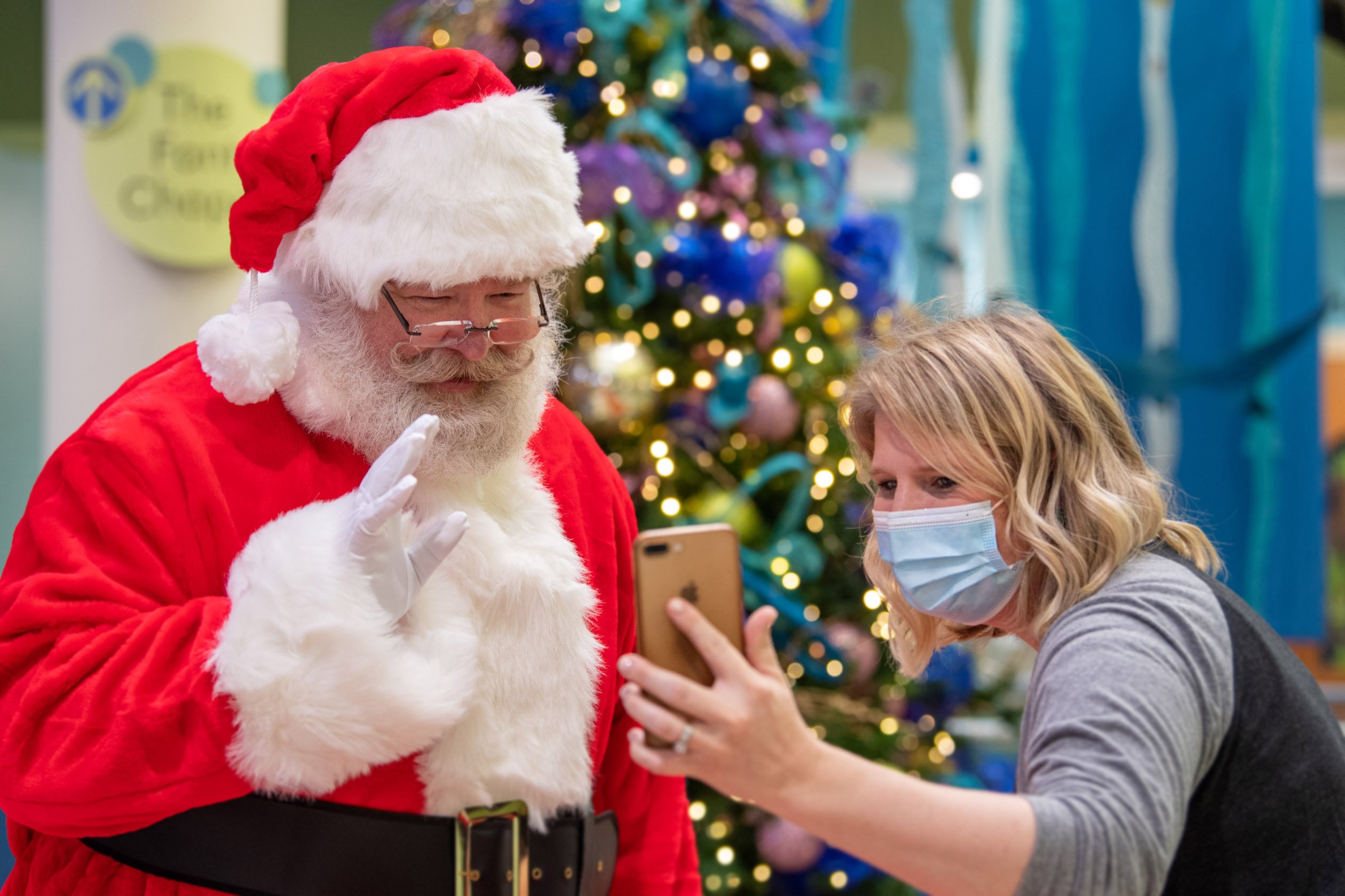 Santa makes surprise visit to Prisma Health Children's Hospital ...