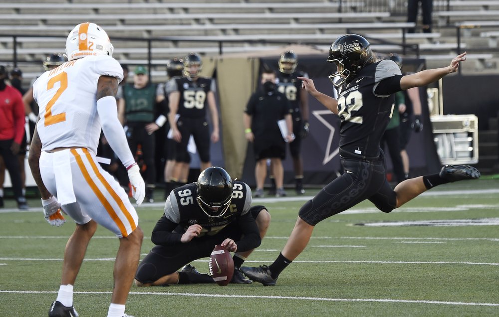 Sarah Fuller Hits Extra Point For Vandy