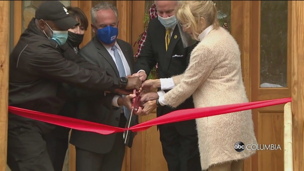 Brb Ribbon Cutting