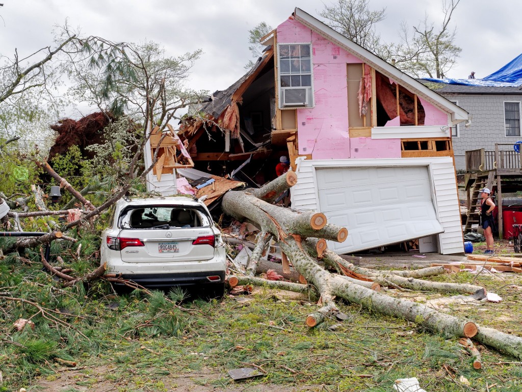 EF-4 Tornado Hit Near Atlanta - ABC Columbia