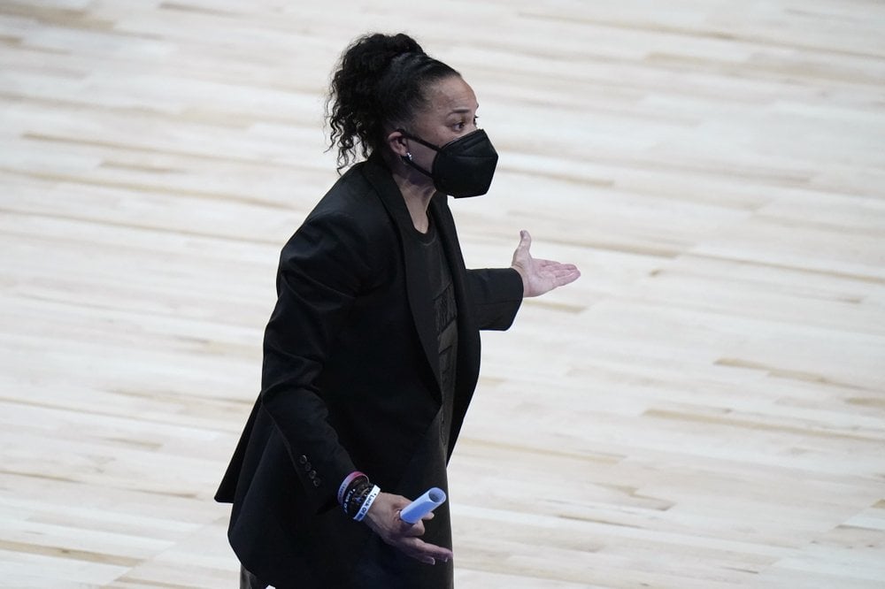 Dawn Staley With Mask