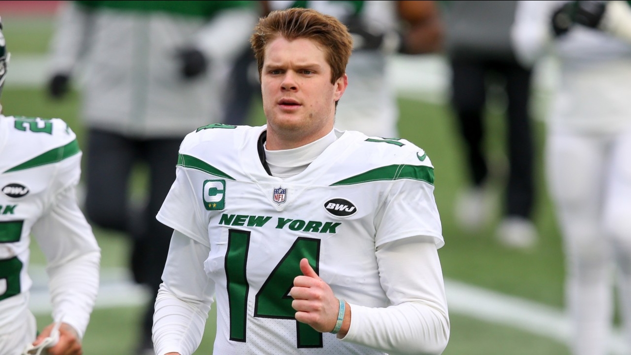 New York Jets trade QB Sam Darnold to Carolina Panthers for 3