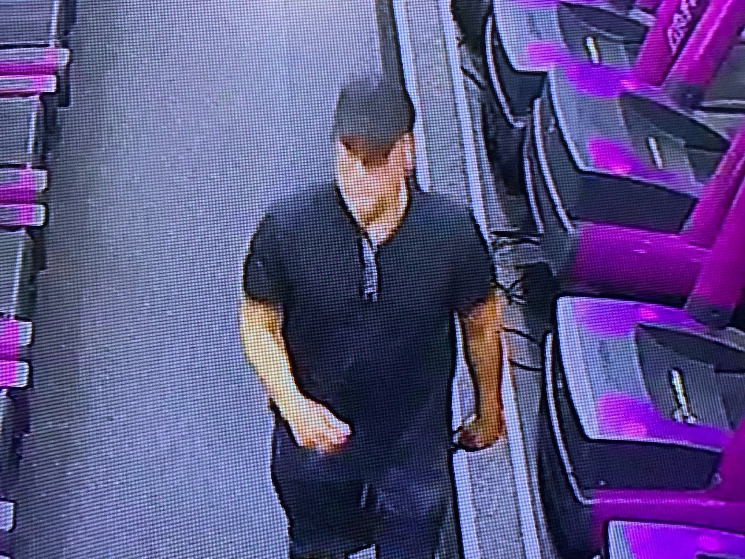 Lexington Pd Need Help Identifying Individual Who Stole And Used Credit Cards From Two Gyms - Abc Columbia