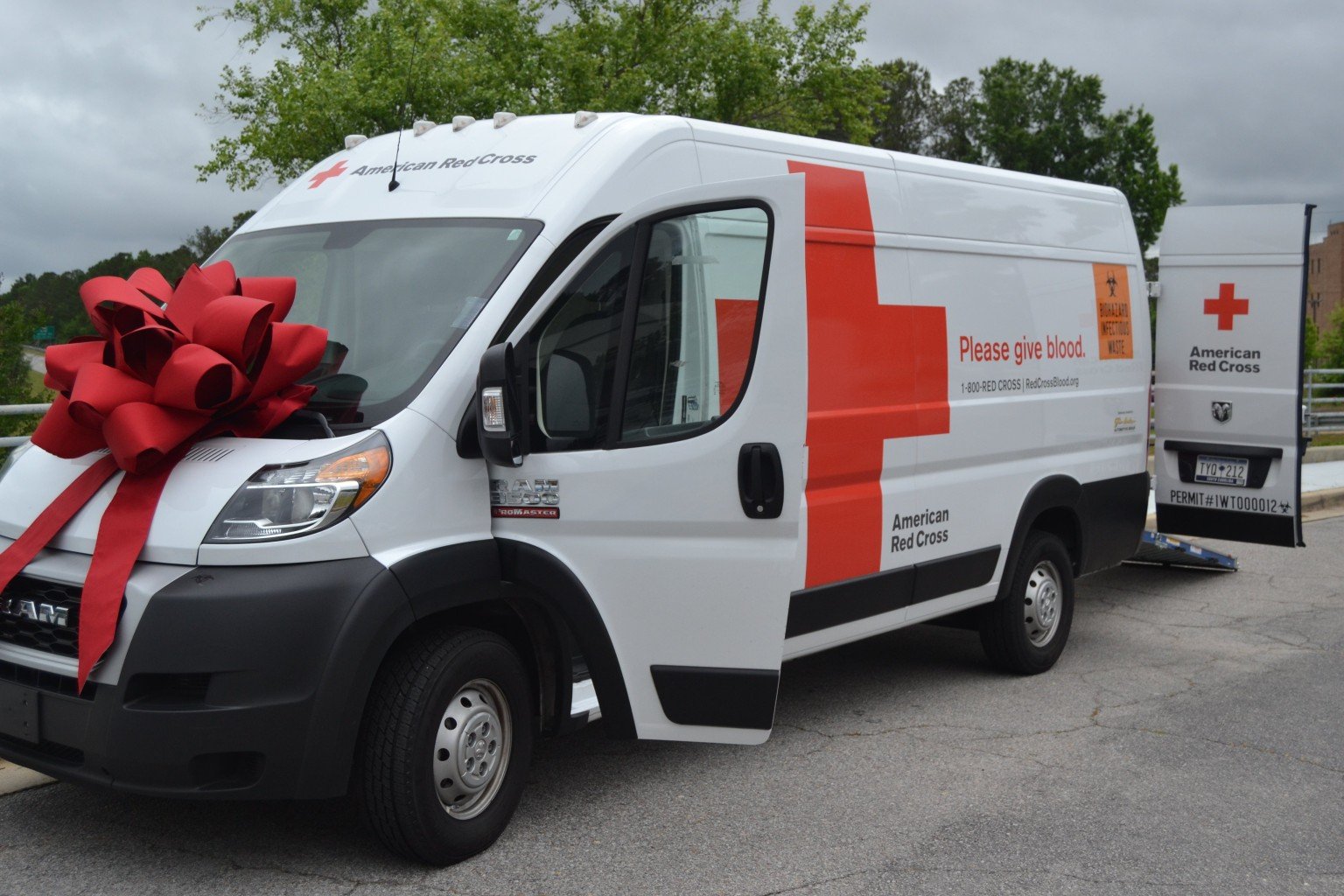 red-cross-receives-two-new-blood-transportation-vehicles-donated-by-jim