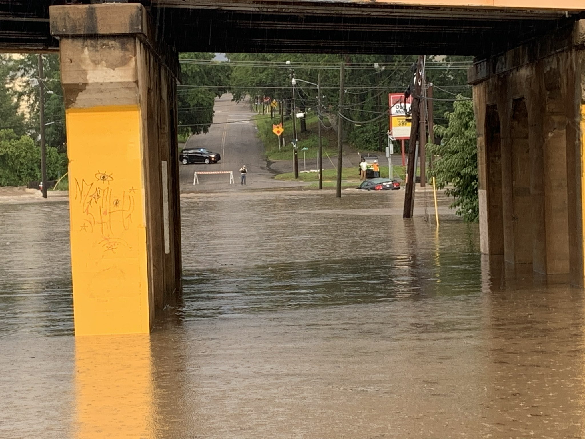 Columbia Police and Columbia Fire responding to flooding in parts of