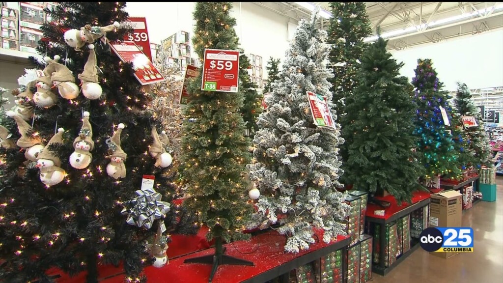 Walmart: Inflation Eases On Holiday Merchandise