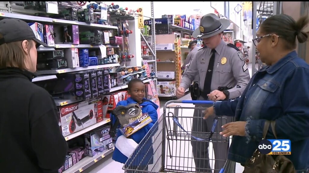 Cayce Pd Hosts 4th Annual "shop With A Cop" Event At Walmart