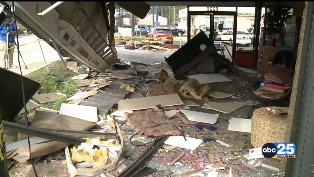 Caught On Camera Truck Crashes Through Lobby Of Minnie's Auto Repair In Irmo