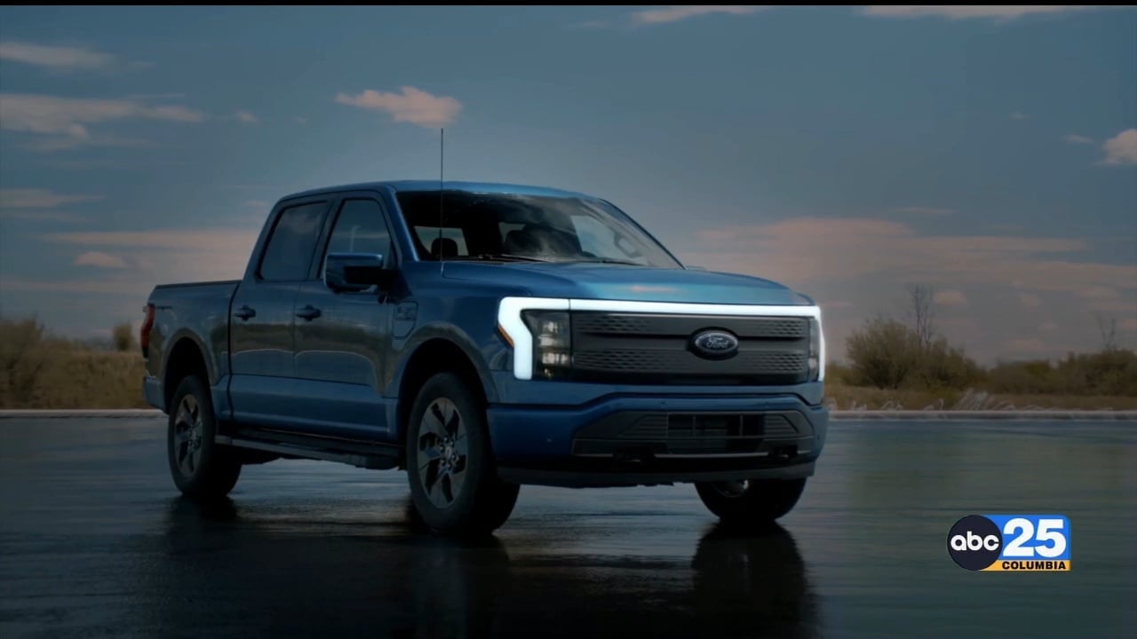 Ford F-150 Lightning Wins MotorTrend 2023 Truck Of The Year Award