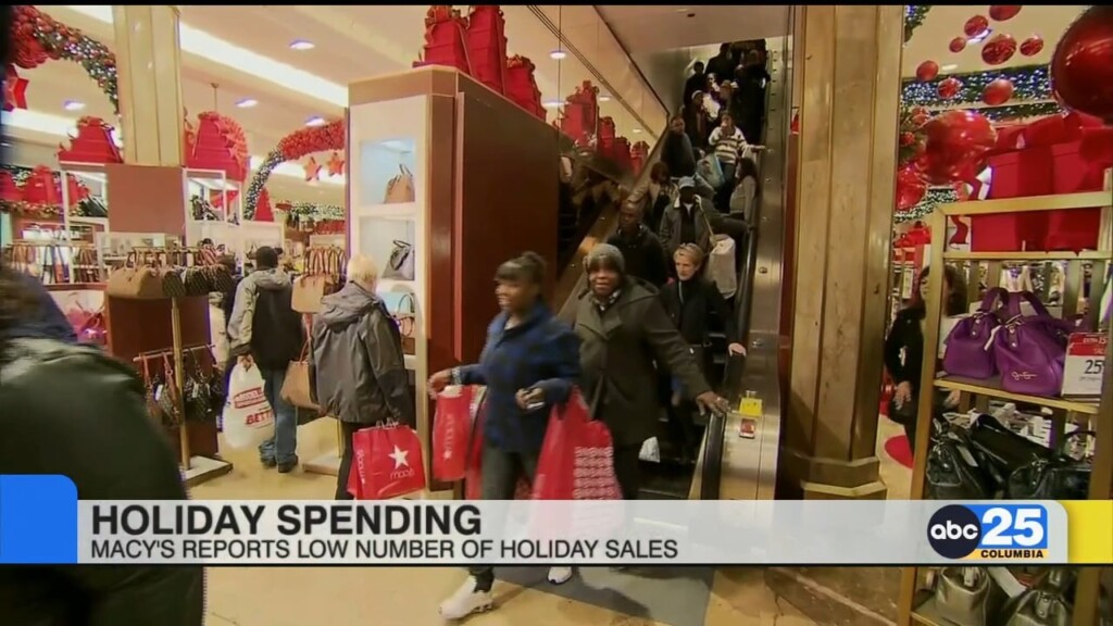 Macy’s Reports Low Number Of Holiday Sales
