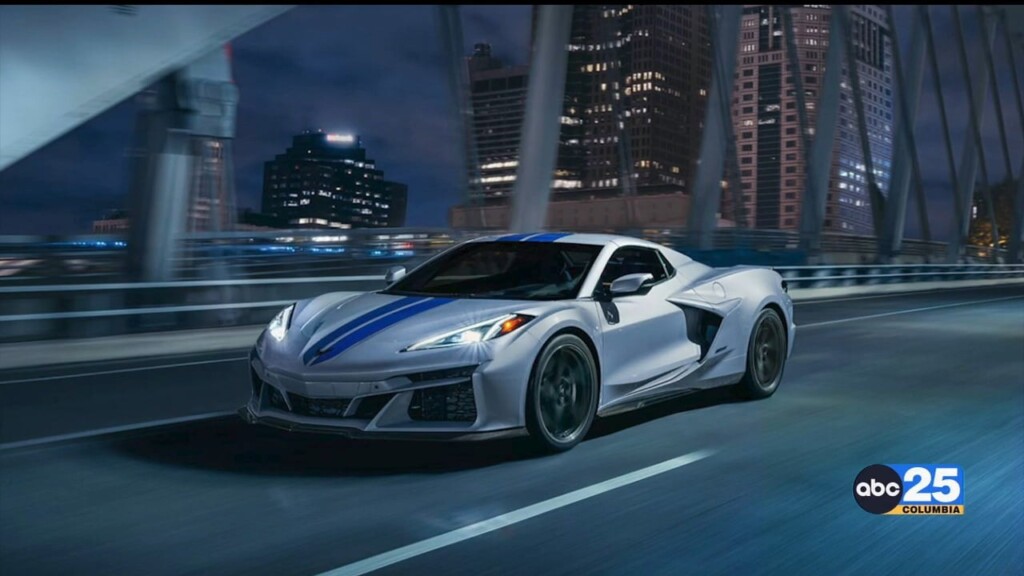 Chevrolet Unveils First Hybrid Corvette