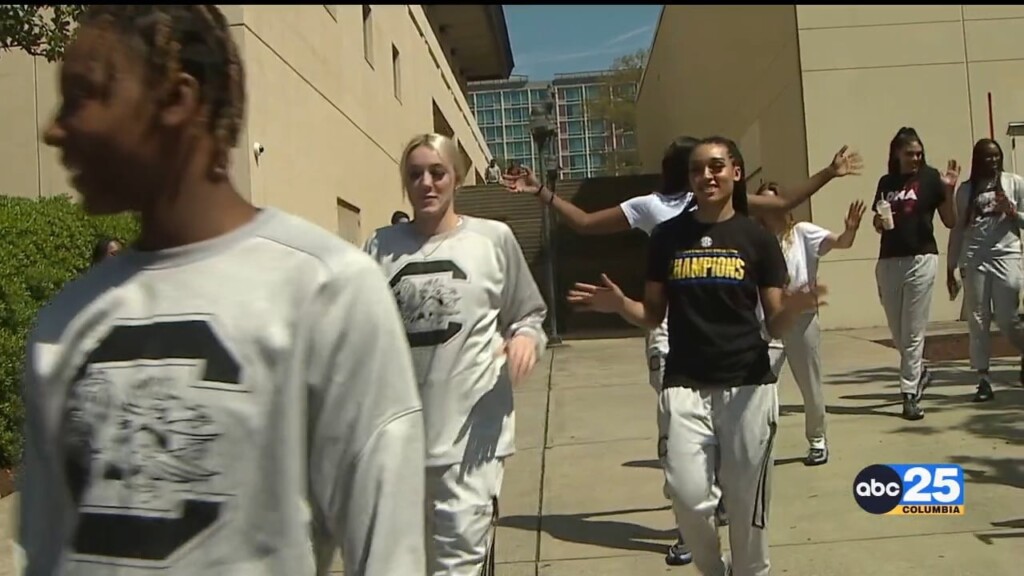 Greenville Bound Usc Women’s Basketball Team Departs Columbia
