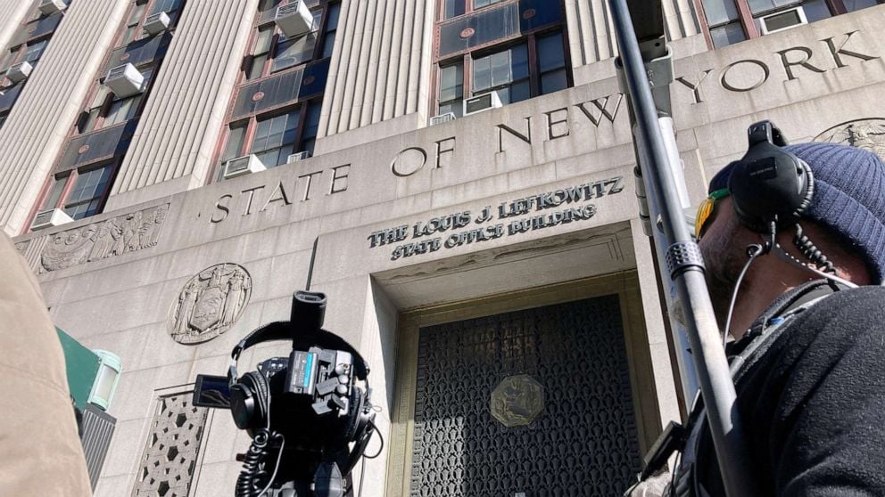 Manhattan Da Office Ap Jt 230324 1679683979406 Hpmain 16x9 992