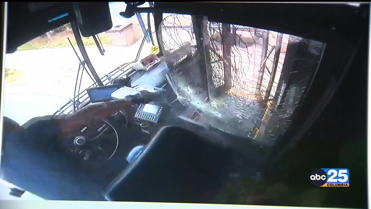 Bus driver, passenger get into shoot out over bus stop - ABC Columbia